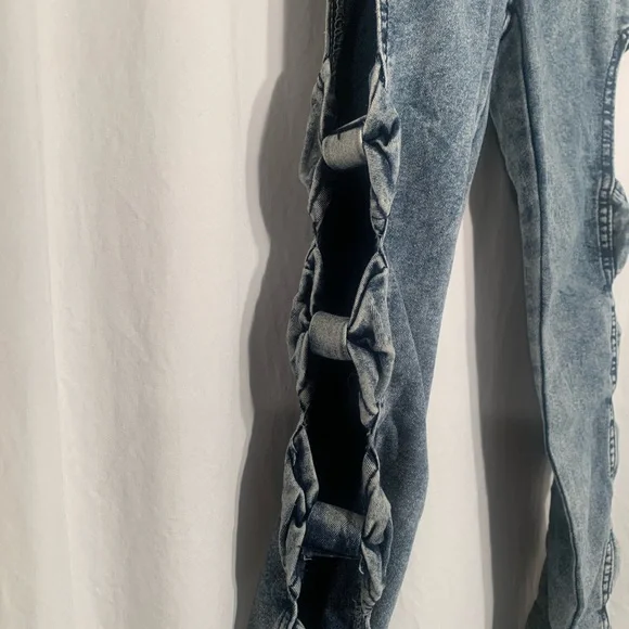 WOMENS EDEN ONE SIZE SMALL WAIST 26 BLUE DENIM JEANS WITH SIDE CUT OUTS - Picture 2 of 5